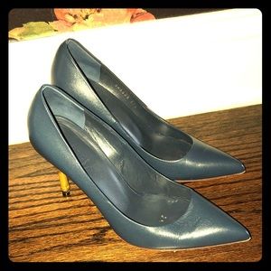 37 1/2 Navy Blue Gucci Kristin Bamboo Heel Pump